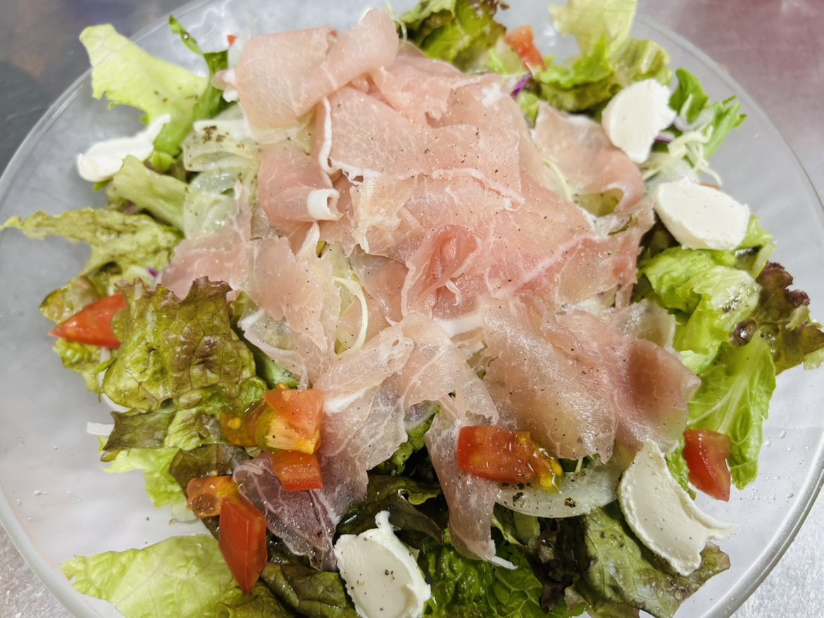 クリームチーズの酒盗のせ